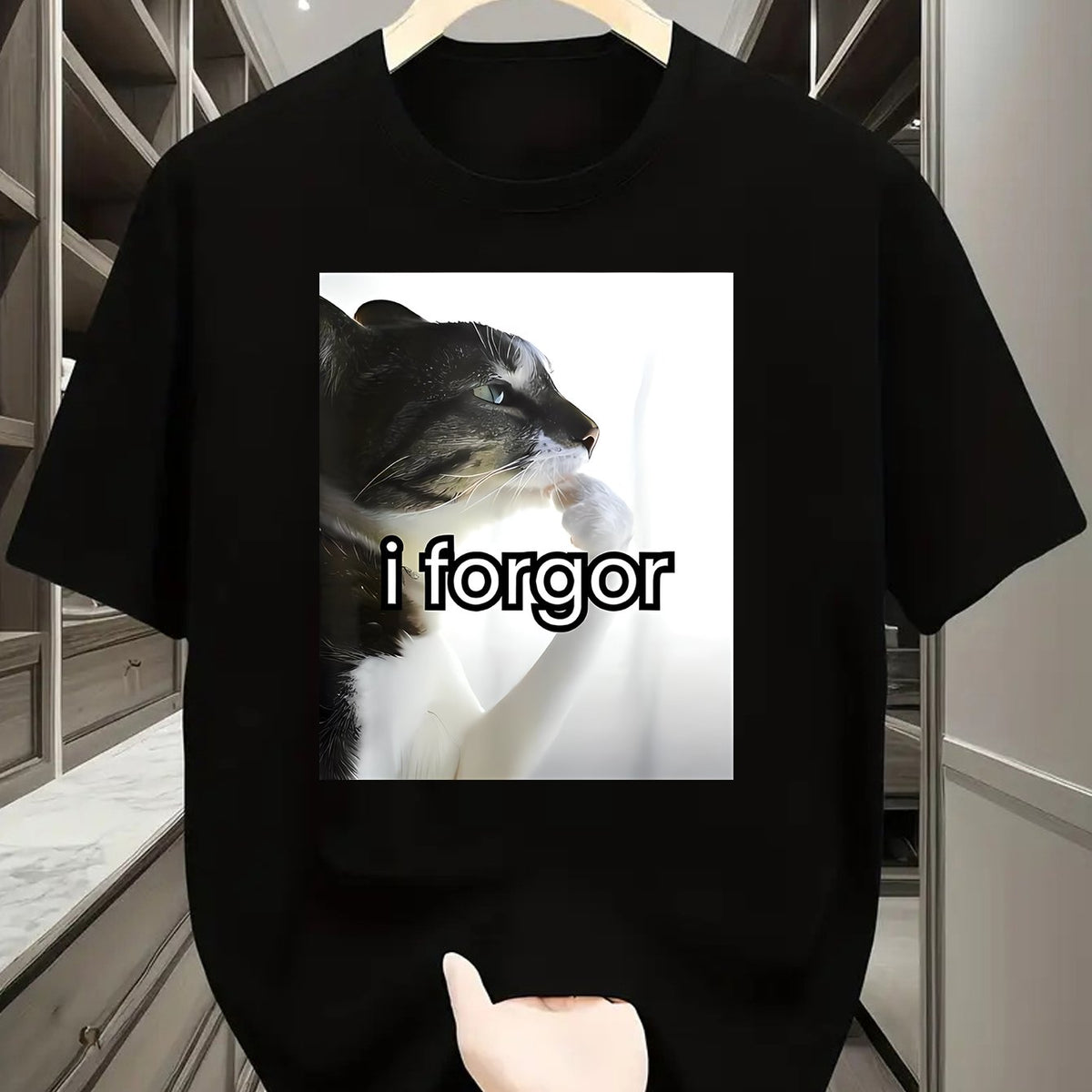 A Loose Short-sleeve Top with Funny Text A Funny Cat "I Forgot" Meme T-shirt Black T-shirt Featuring A Forgetful Tabby Cat Pattern