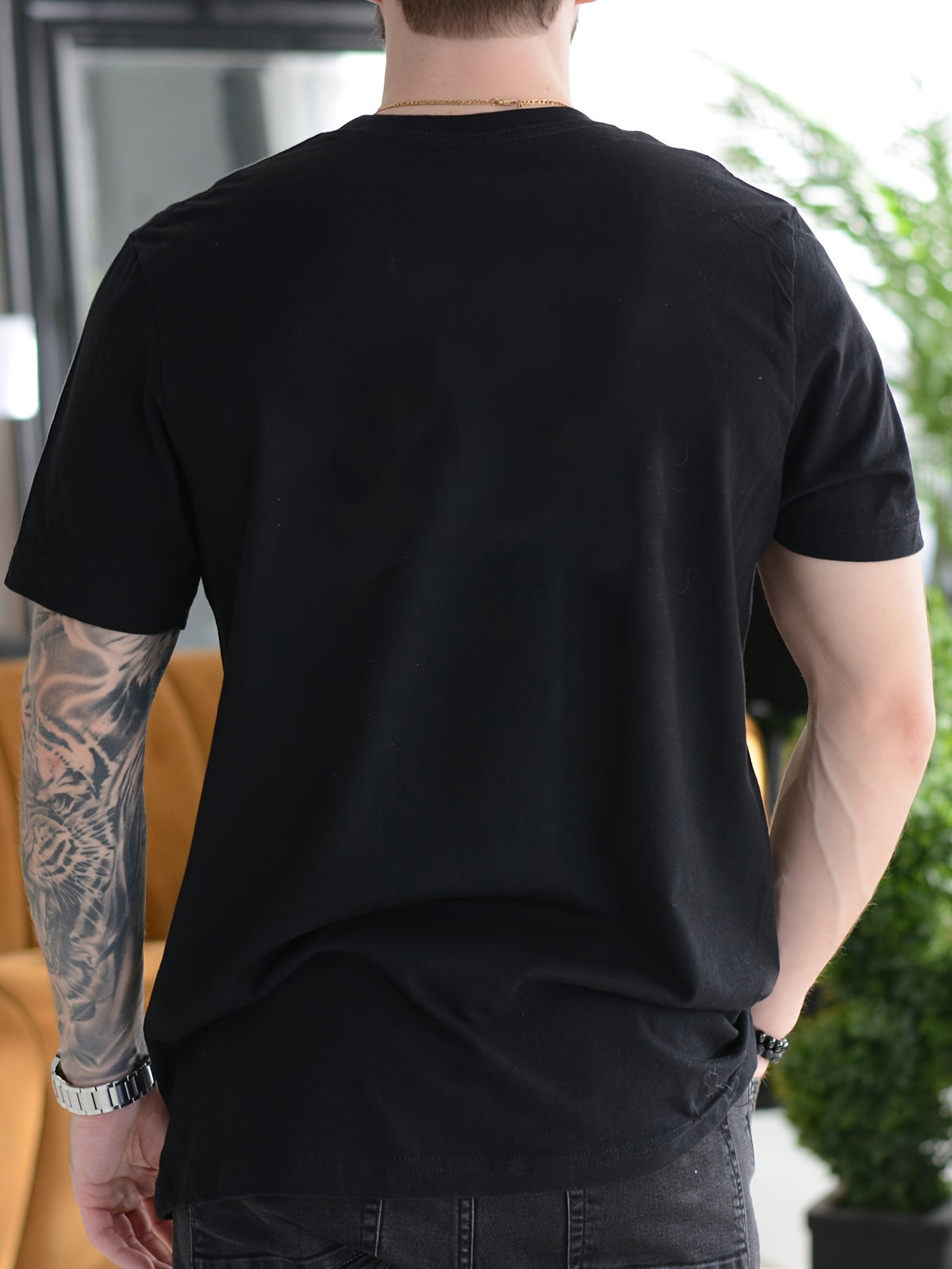A Loose Short-sleeve Top with Funny Text A Funny Cat "I Forgot" Meme T-shirt Black T-shirt Featuring A Forgetful Tabby Cat Pattern