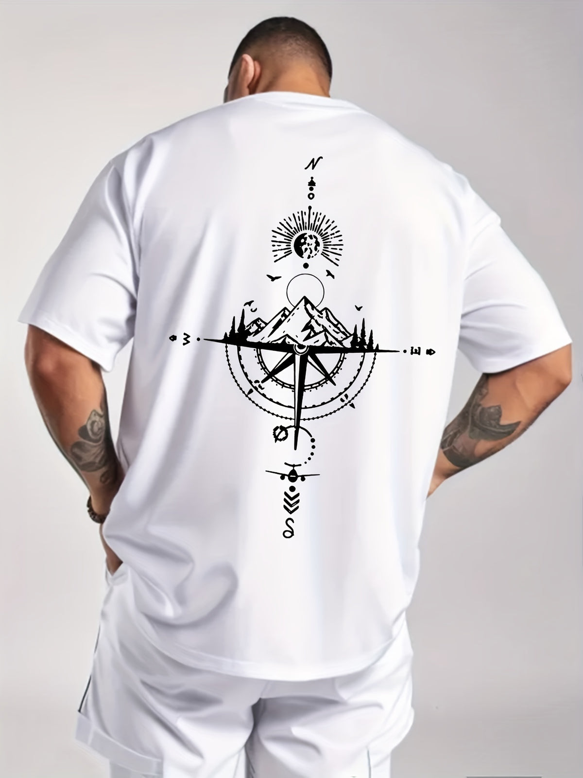 Men's vintage compass-print short-sleeve crew-neck casual athletic lightweight T-shirt; a versatile polyester top suitable for spring and summer wear.