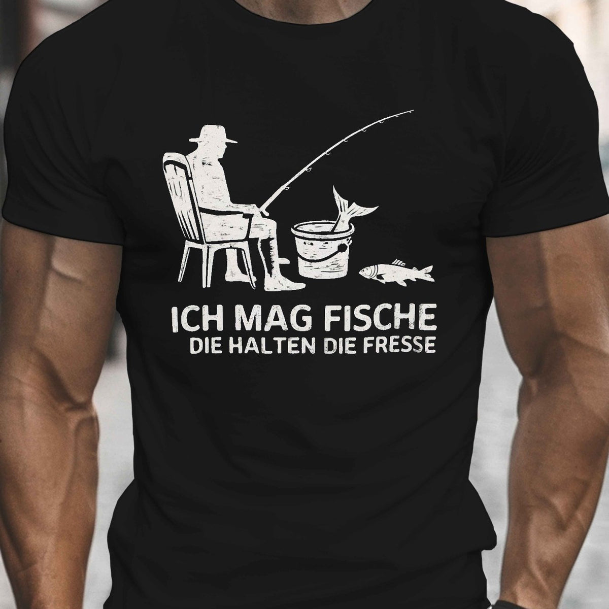 Men's "I Like Fish That Shut Up" Graphic Tee - Casual Crew Neck Short Sleeve, Lightweight Polyester Summer Top with Fishing Illustration, Summer Casual Wear | German Text Tee | Polyester Fabric, Fishing Shirt