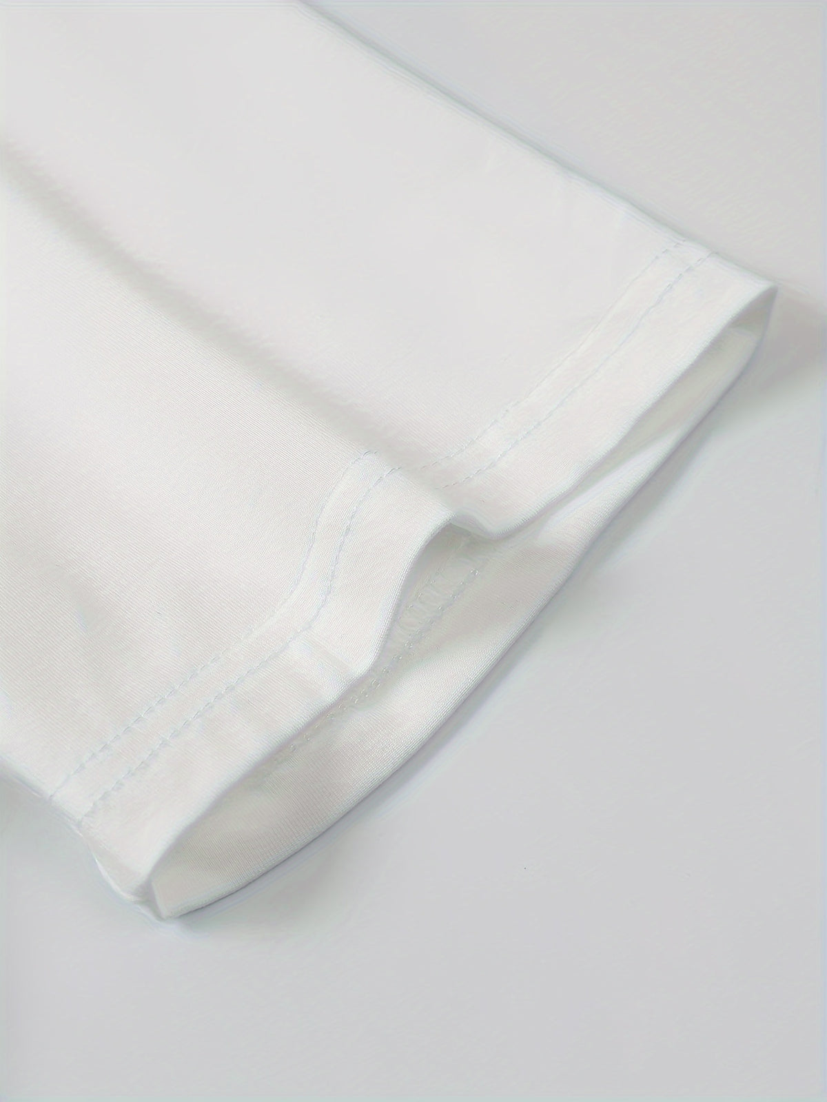 Men's stylish, casual short-sleeve T-shirt with a geometric antler print and classic shoulder fit—comfortable and versatile.